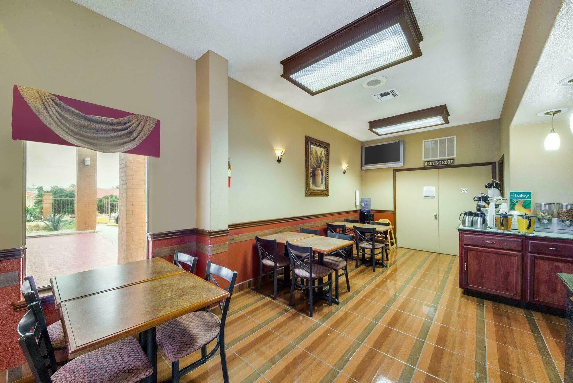 Econo Lodge Inn & Suites Eagle Pass Kültér fotó