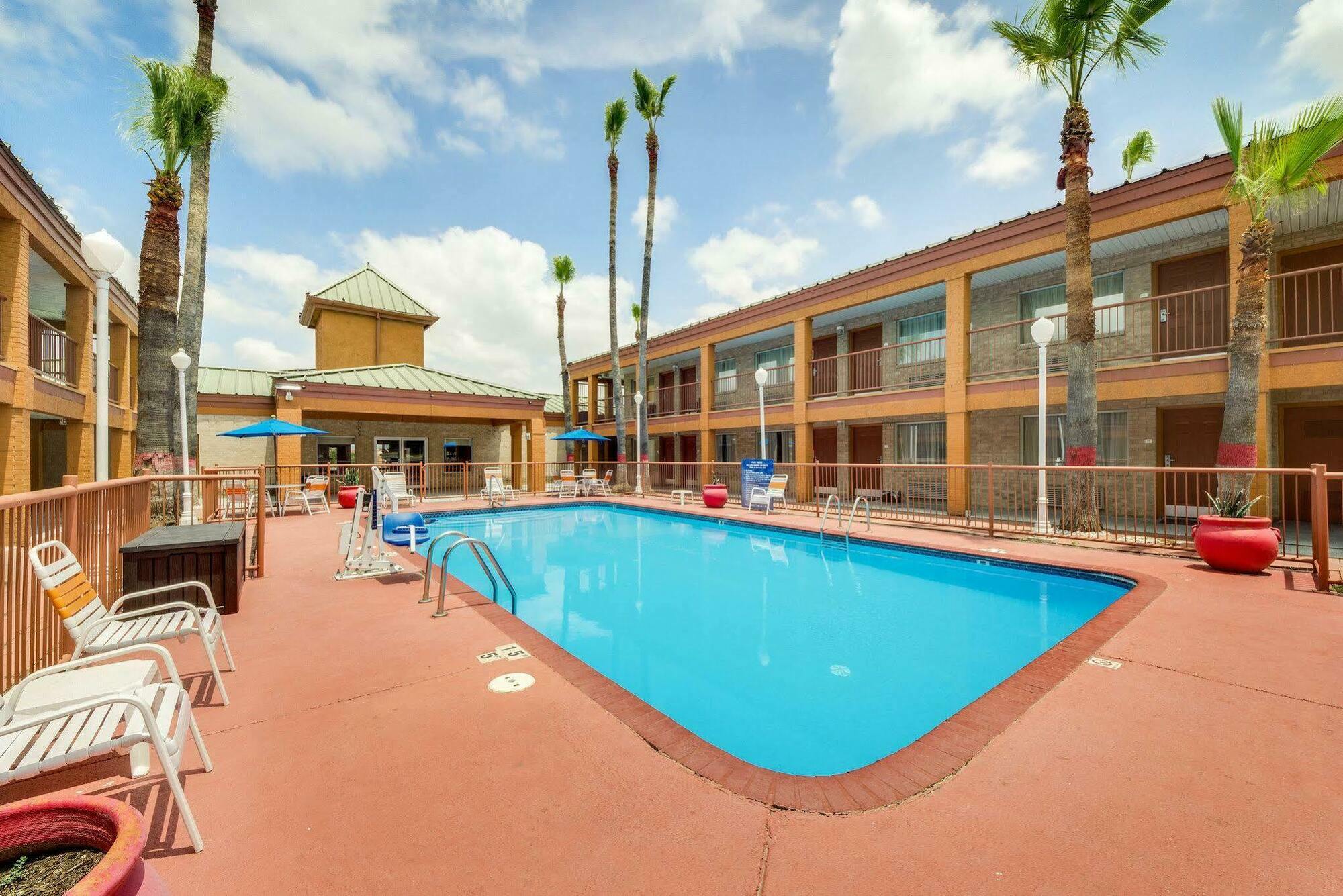 Econo Lodge Inn & Suites Eagle Pass Kültér fotó